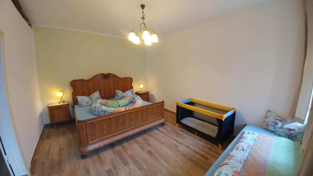 Mirabellenhof - Kleine Ferienwohnung Mit Altstadtblick Biesenthal エクステリア 写真
